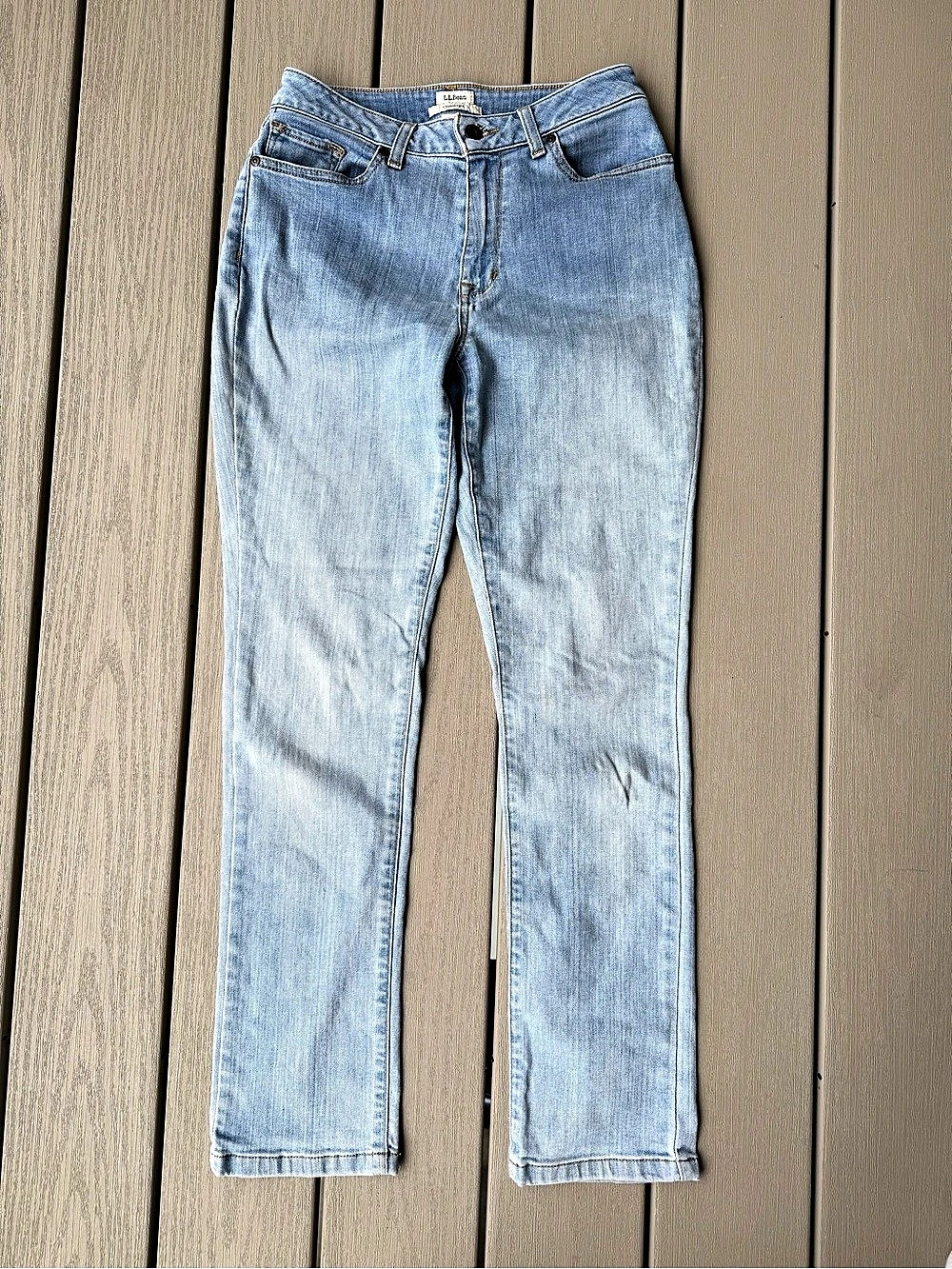 L.L.Bean Women’s 4 Classic Fit Light Wash Straight Leg Stretch Jeans